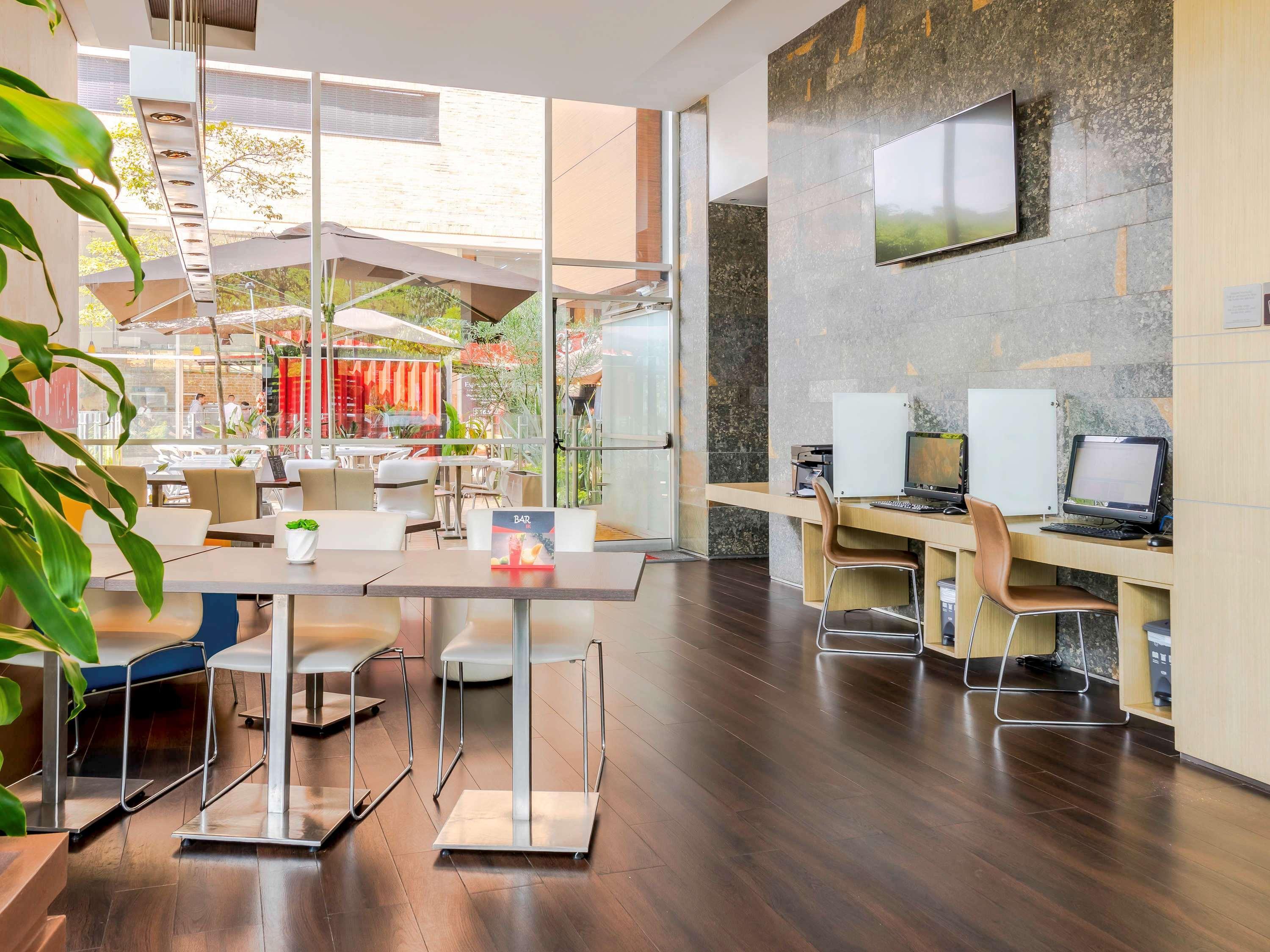 Ibis Medellin Hotel Exterior foto
