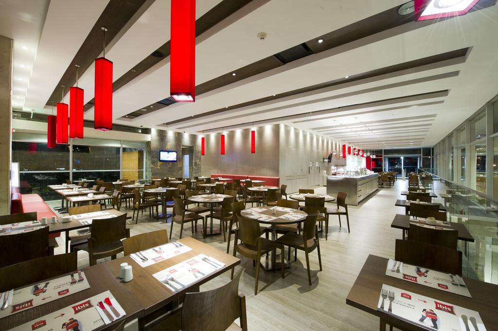 Ibis Medellin Hotel Exterior foto