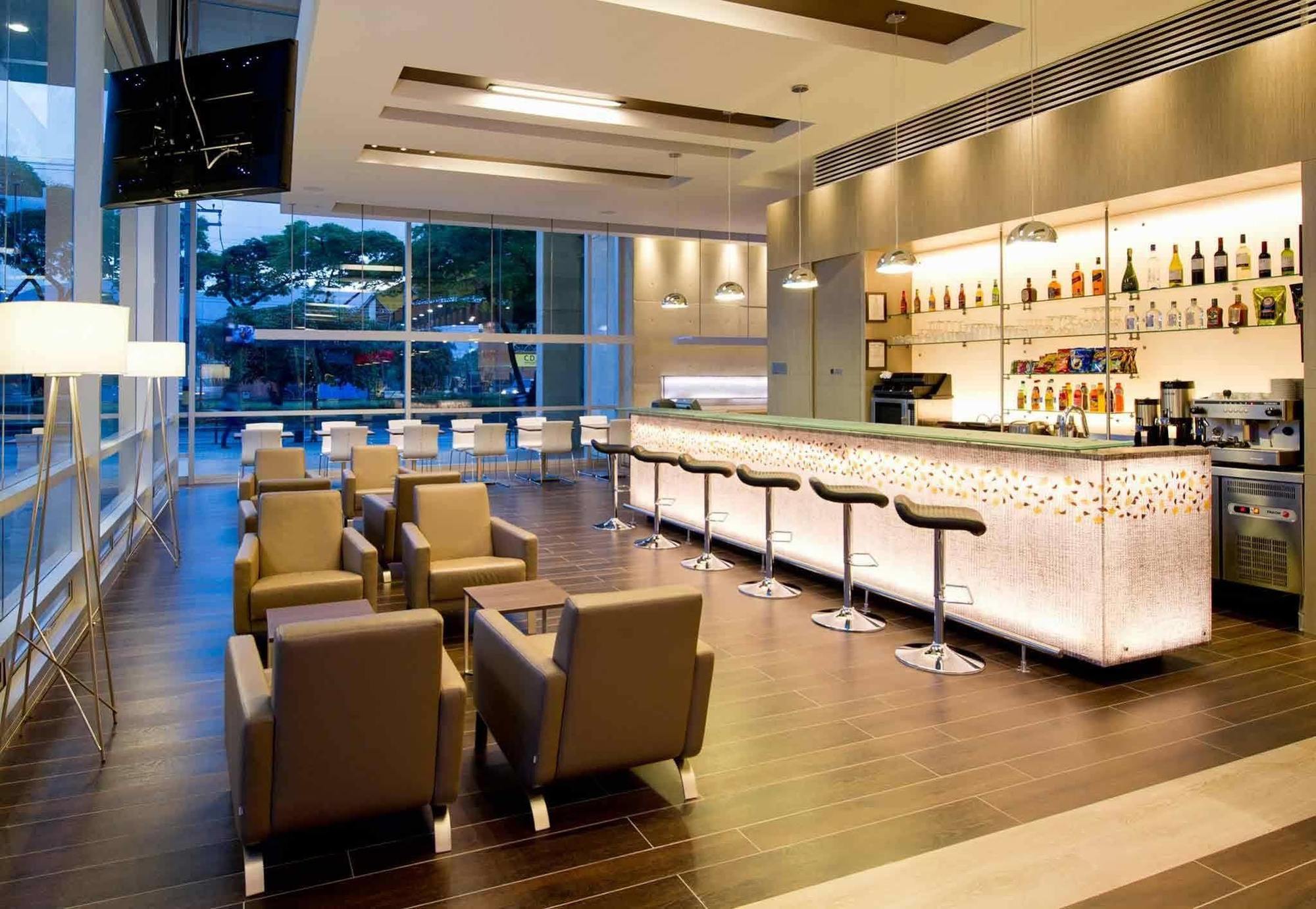 Ibis Medellin Hotel Exterior foto